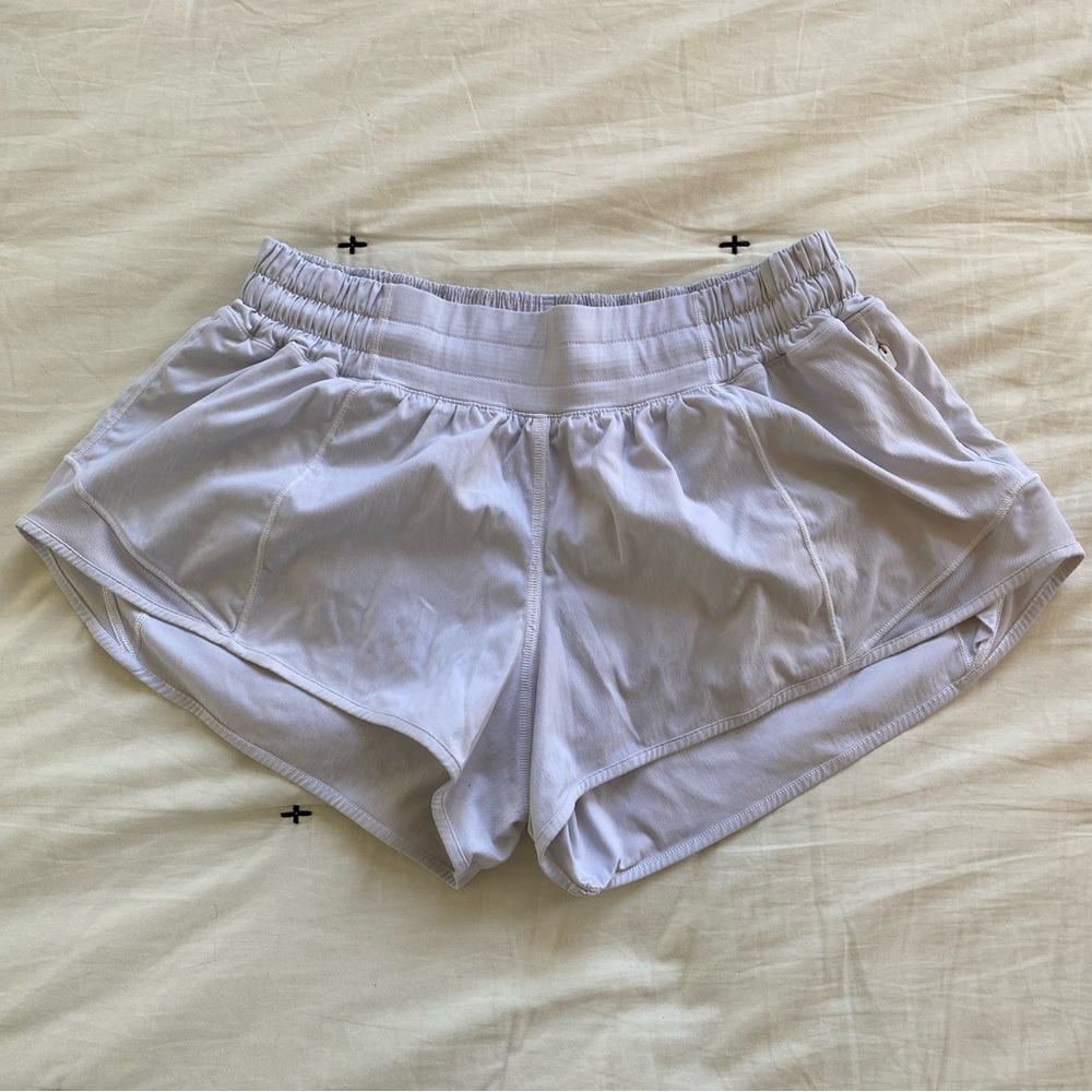Lululemon Hotty Hot Short 6 2.5" Light Gray Lined LW7ATGR Swift Reflective Run